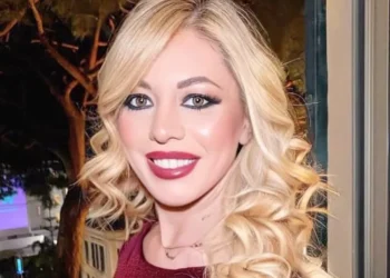 Політика по-італійськи. Міністр пішов у відставку через адюльтер, у його коханки знайшли шпигунські окуляри (ФОТО)