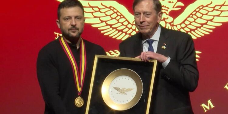 “Перемога без компромісів коштом свободи”, – Зеленський отримав нагороду від Американської академії (ВІДЕО)