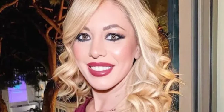 Політика по-італійськи. Міністр пішов у відставку через адюльтер, у його коханки знайшли шпигунські окуляри (ФОТО)