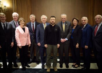 Зеленський зустрівся з двопартійною делегацією Сенату США (ФОТО)
