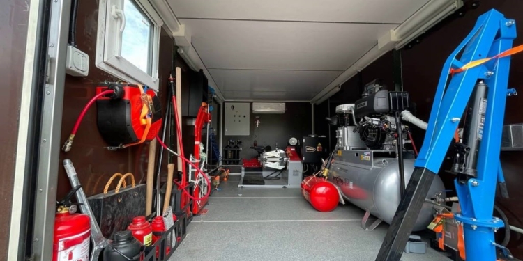 Міноборони допустило до експлуатації мобільні майстерні для ремонту озброєння (ФОТО)