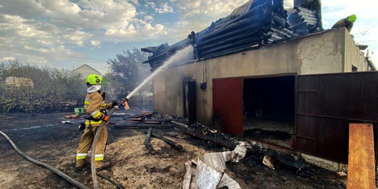 На Миколаївщині за добу загасили 3 пожежі в житловому секторі і двічі – автівок (ФОТО)