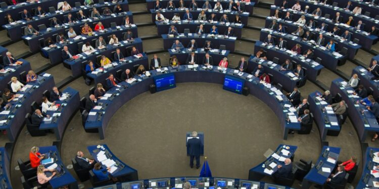 Європарламент закликав дозволити Україні бити західною зброєю по території РФ та засудив передачу росії іранських ракет
