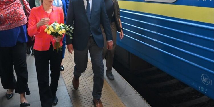 «Ми допоможемо Україні в її відважних зусиллях» – до Києва вже ввосьме приїхала президентка Єврокомісії