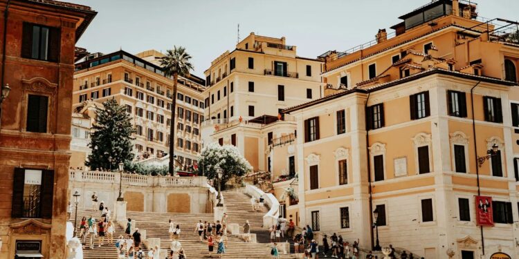 Франція заявила про право власності на Іспанські сходи у Римі – в Італії відповіли