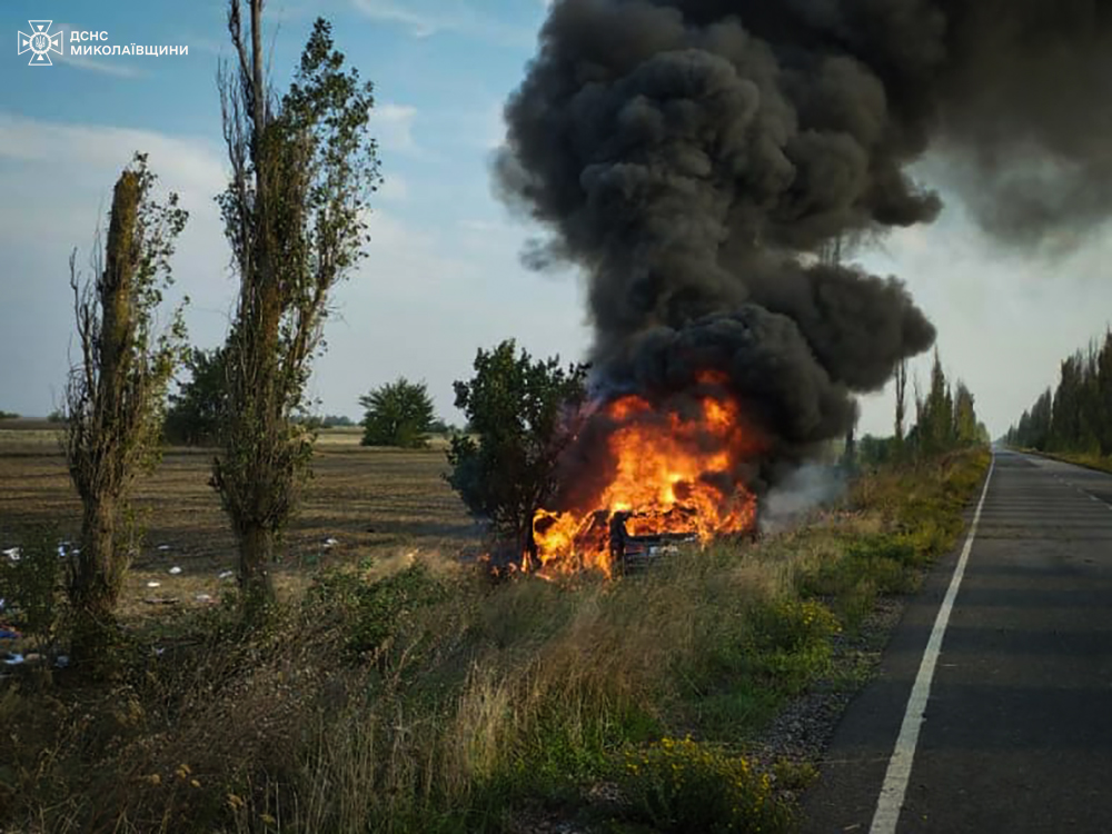 На Миколаївщині горіли 2 авто, 1 з яких - через ДТП (ФОТО) 3