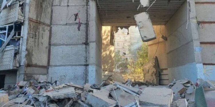 Росіяни скинули КАБи на Харків, на житлові будинки – є загиблі і поранені (ФОТО)