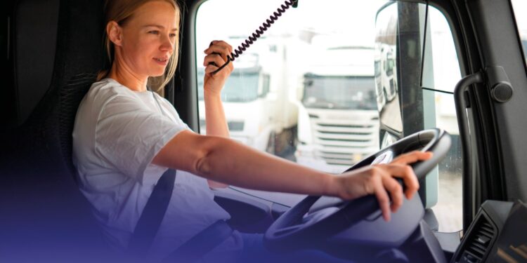 Понад 1000 жінок подали заявки на участь у пілотному проєкті з підготовки водійок вантажівок