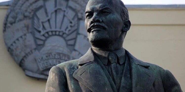 Білоруський КДБ вербує в агенти звільнених за амністією політв’язнів – правозахисники