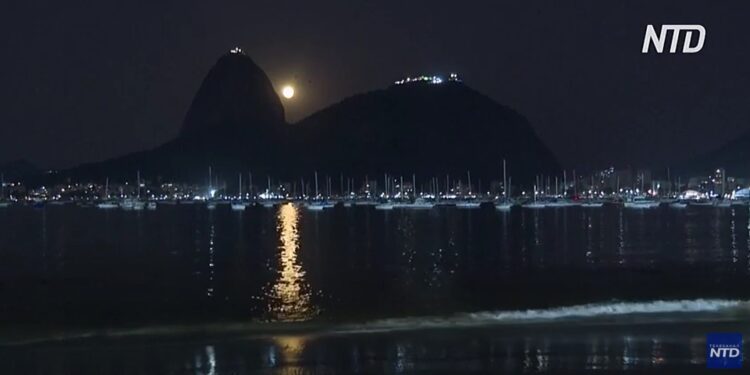 У Німеччині відкрився центр підготовки для польотів на Місяць (ВІДЕО)