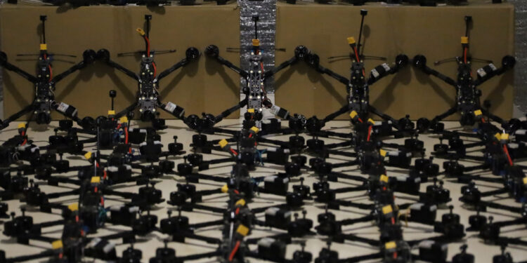 Громада Миколаєва передала нашим захисникам чергову партію дронів (ФОТО)