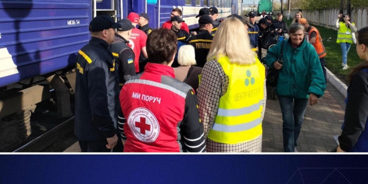 Від сьогодні евакуаційні поїзди для населення Донецької області йдуть з Павлограду, а не з Покровська