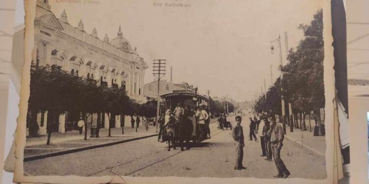 «Старі фотографії розклади»: у ТРЦ City Center можна побачити, як виглядав Миколаїв сто років тому (ФОТО)