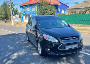 У Первомайську водій на Ford C-Max збив жінку. Хто що бачив? (ФОТО)