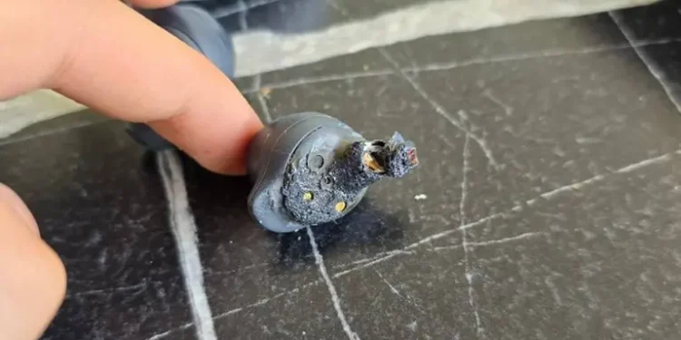 Навушник Samsung вибухнув просто у вусі, спричинивши незворотні ушкодження слуху (ФОТО)