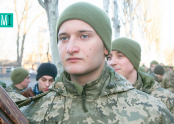 Молодий морпіх з 36-ї бригади через катування в полоні перестав говорити. І знову почав – після обміну, вдома (ФОТО, ВІДЕО)