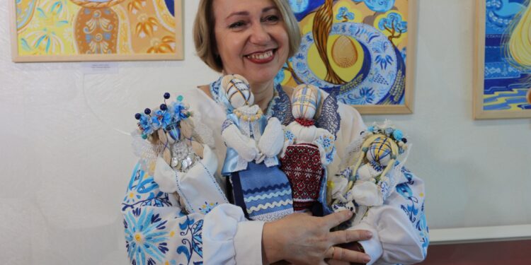 «Легенди півдня» – у бібліотеці-філії №9 Миколаєва відкрилась виставка Світлани Бойкової-Калюжної (ФОТО)