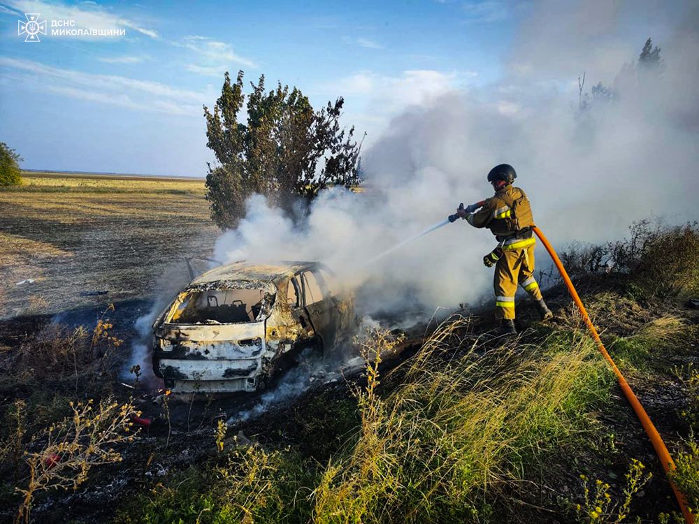 На Миколаївщині горіли 2 авто, 1 з яких - через ДТП (ФОТО) 5