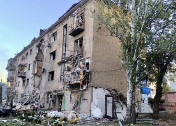 Росіяни нанесли понад 10 ударів по житловій забудові Запоріжжя – під завалами можуть бути люди (ФОТО)