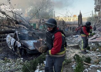 Наслідки російської атаки на Запоріжжя: вже відомо про 4 травмованих, з них один врятований (ФОТО)
