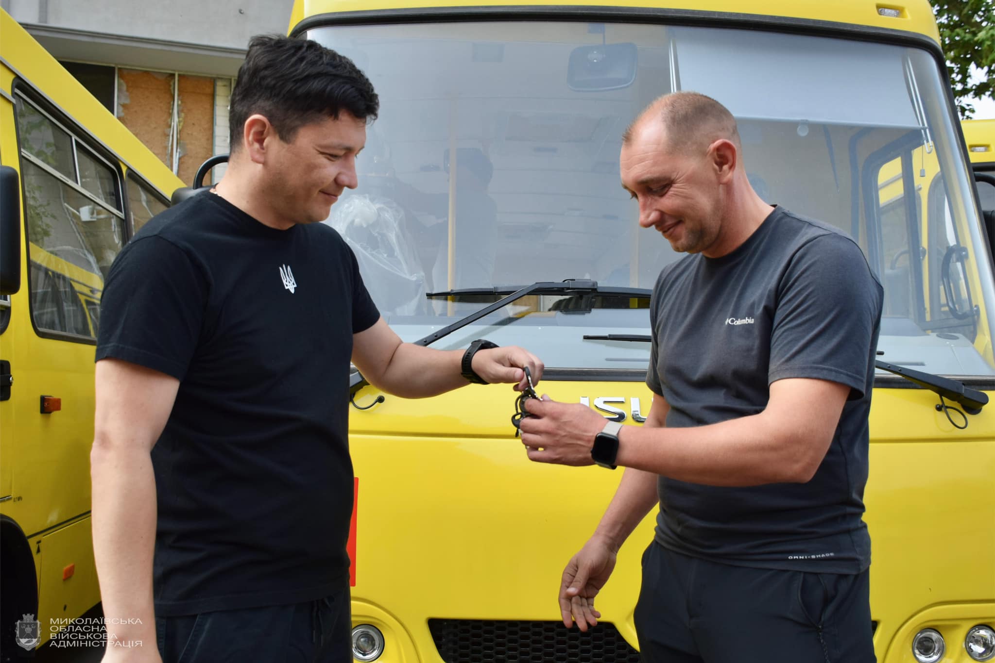 Ще 6 громад Миколаївщини отримали шкільні автобуси (ФОТО)