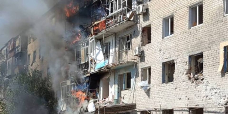 Четверо людей загинули внаслідок сьогоднішньої атаки окупантів по центру Курахове, ще 8 поранено (ФОТО)