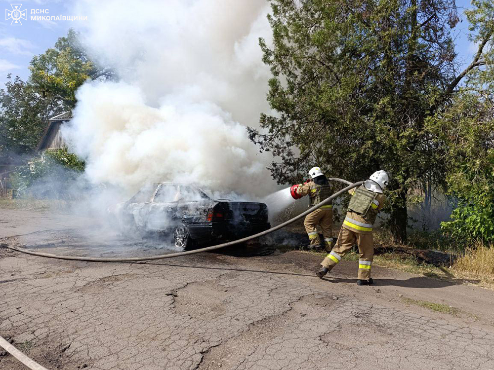 На Миколаївщині під час руху спалахнула автівка (ФОТО) 4