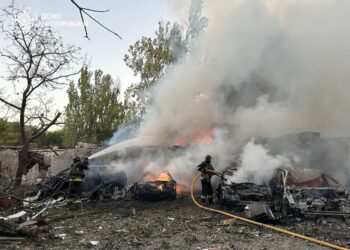 Наслідки російської атаки на Запоріжжя: вже відомо про 4 травмованих, з них один врятований (ФОТО)