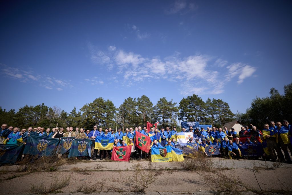 Ще один обмін полоненими відбувся сьогодні - Україна повернула 103 бранці (ФОТО, ВІДЕО) 2