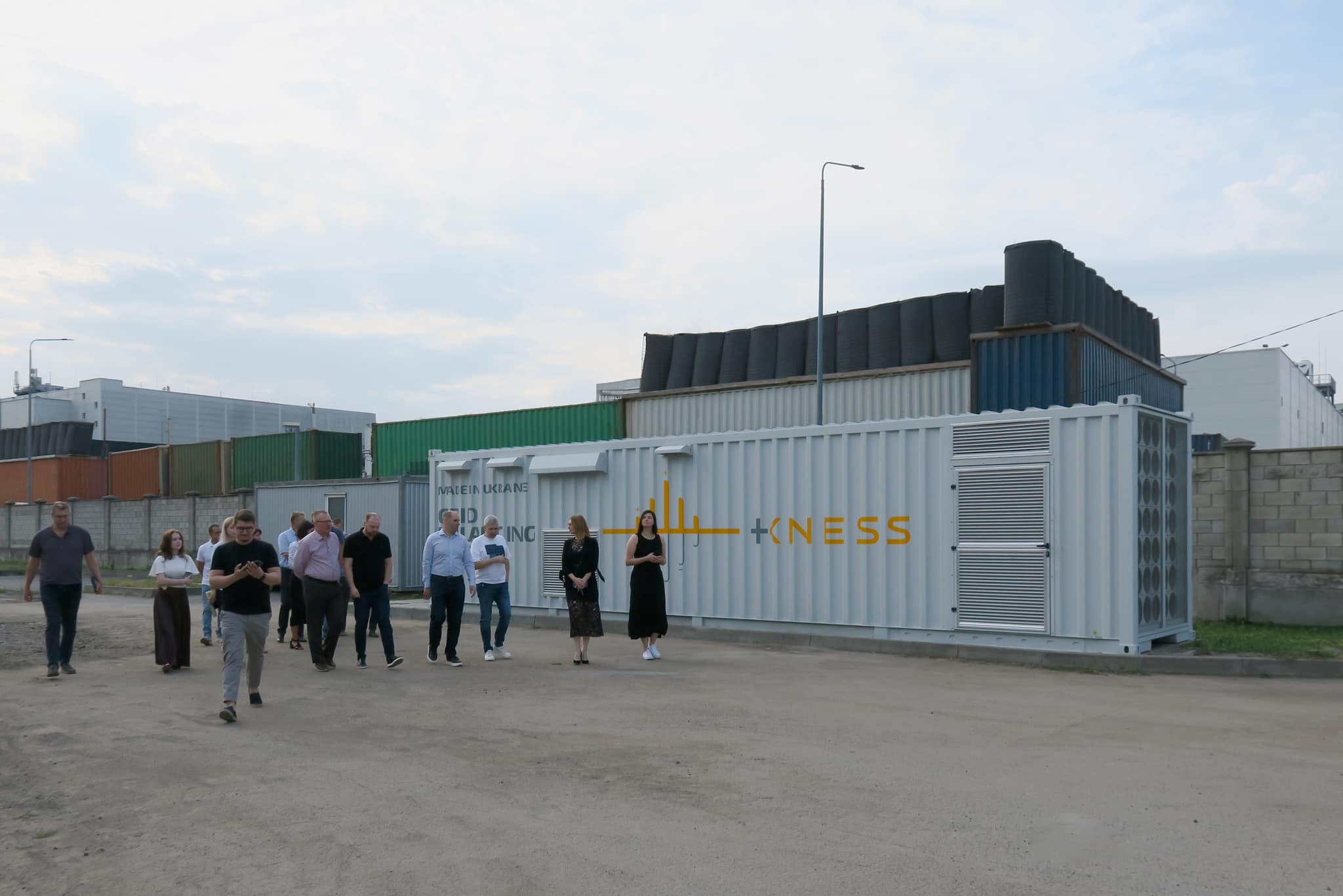 Величезний павербанк. В Україні розробили акумулятор потужністю 1 МВт. Для чого (ФОТО)