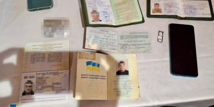 Наживались на поранених. Затриманий чиновник Міноборони із спільниками за  відкати (ФОТО)