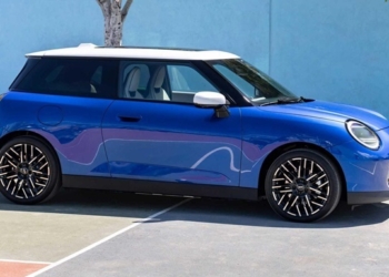 BMW відкличе понад 140 тисяч електрокарів Mini Cooper SE