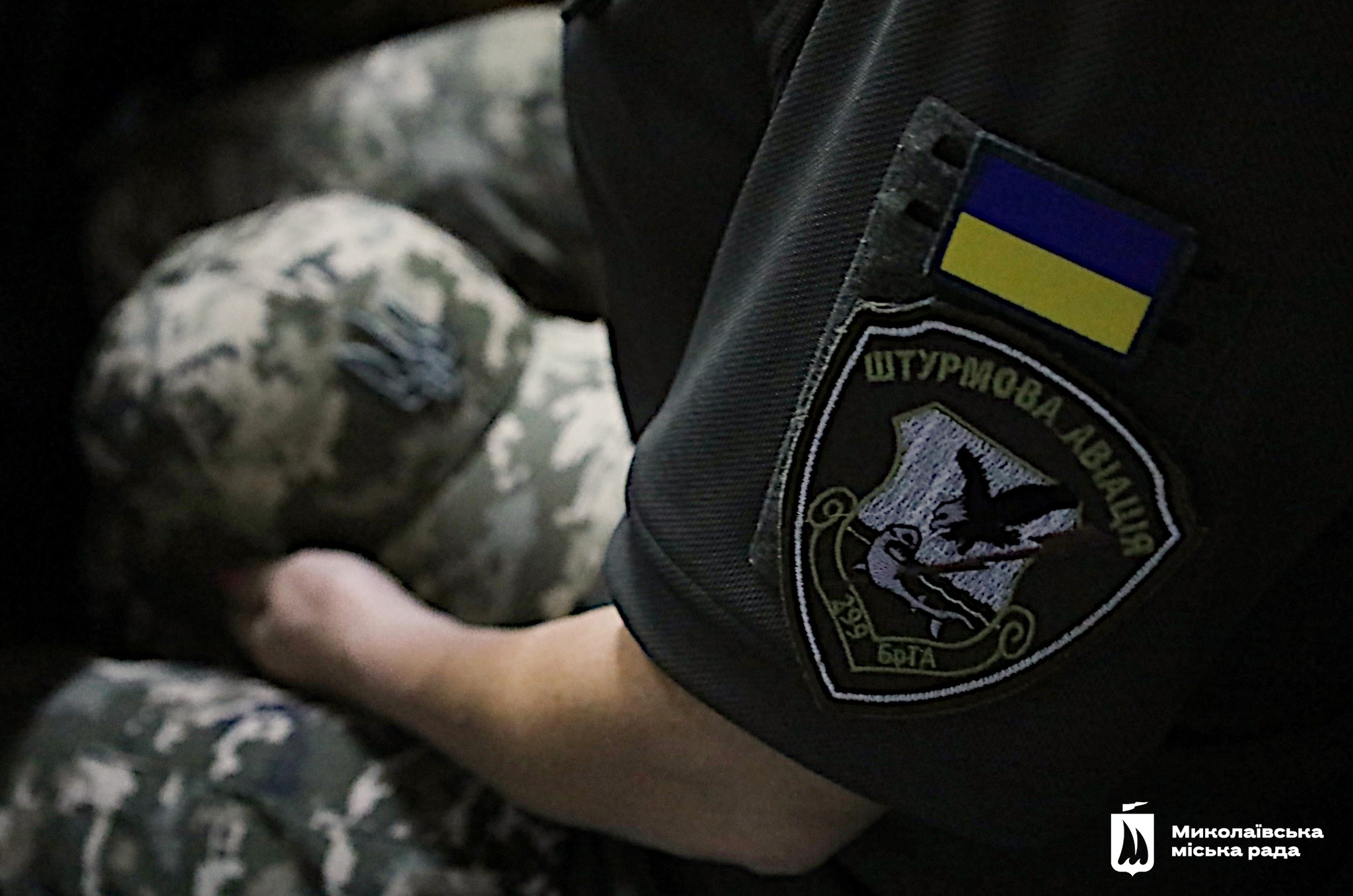 До Дня міста військовослужбовцям вручили відзнаку “За оборону Миколаєва” (ФОТО)