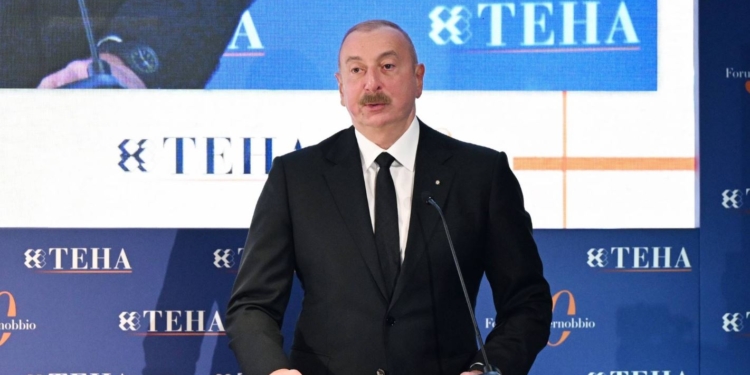 Україна та РФ ведуть переговори через Азербайджан про продовження транзиту газу, – Алієв