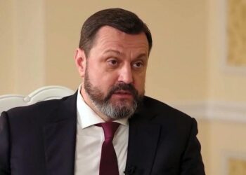 Подробиці зради. Екснардеп, а тепер сенатор РФ Деркач закінчив академію ФСБ ще в 90-х