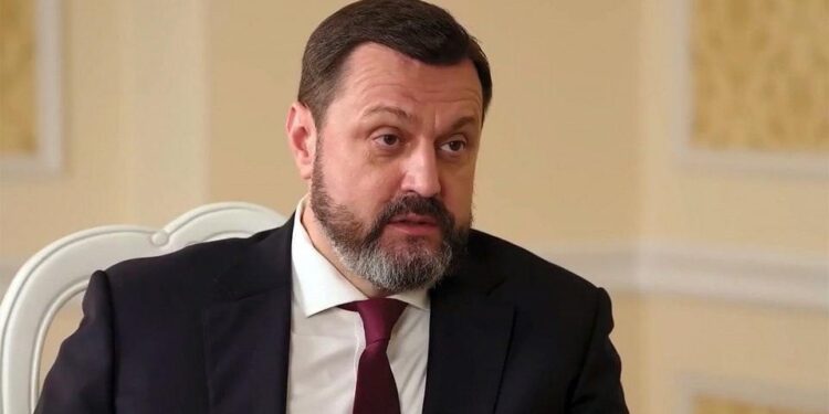 Подробиці зради. Екснардеп, а тепер сенатор РФ Деркач закінчив академію ФСБ ще в 90-х