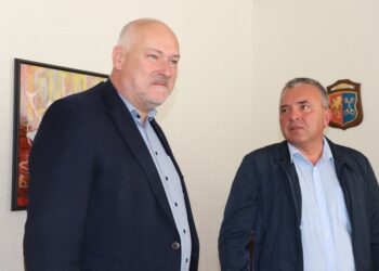 У депутата Саксонського парламенту від “Альтернативи для Німеччини” є ферма в Білорусі – там працюють політв’язні (ФОТО)