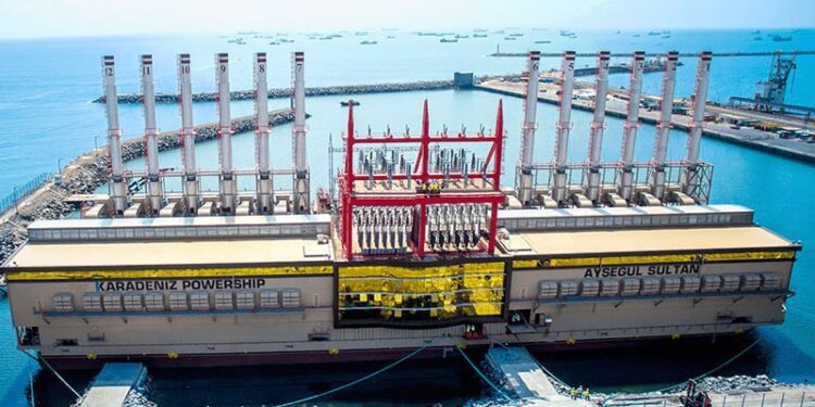 Україна спробує під’єднати до Одеських портів плавучі електростанції. Які ризики?