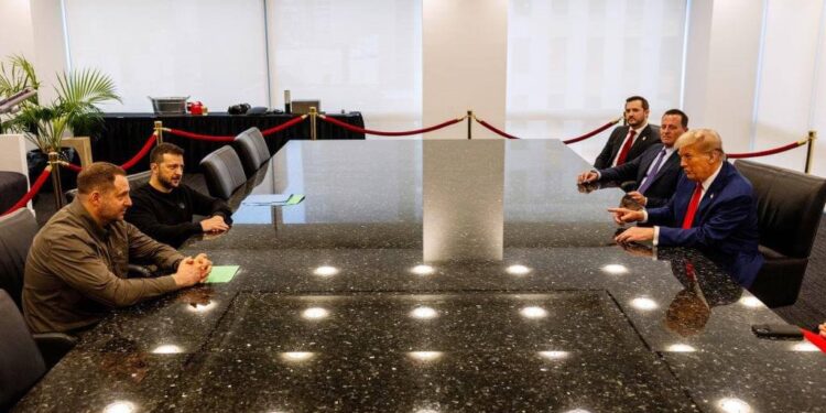 Трамп під час зустрічі сам на сам питав у Зеленського, чому Путін почав війну