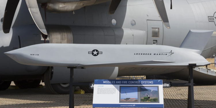 США можуть передати нам ракети AGM-158 JASSM для F-16. Чому це важливо (ВІДЕО)