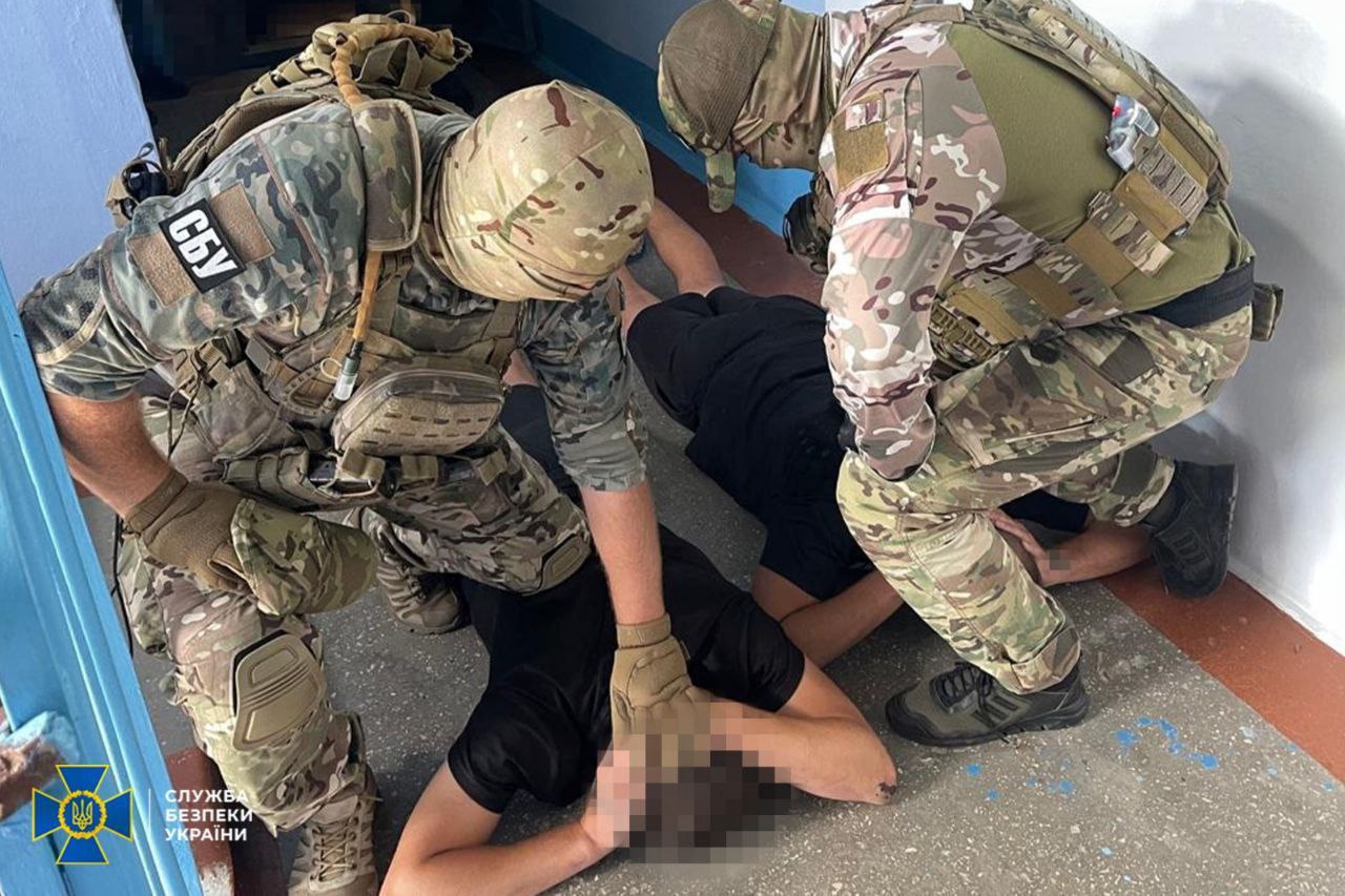 Підпалами військових автівок на Миколаївщині та ще в 2 областях керував завербований зек (ФОТО, ВІДЕО)