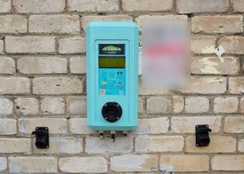 У Миколаєві – черговий випадок вандалізму на станції зарядки електрокарів: знов відрізаний кабель (ФОТО)