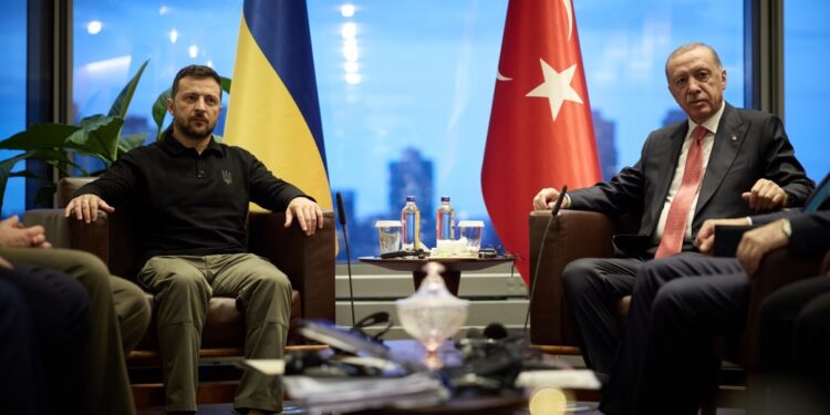 Зеленський зустрівся з Ердоганом і запросив його в Україну