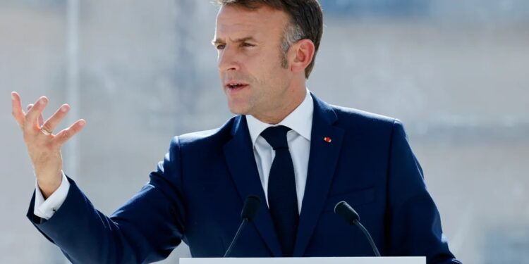 Немає місця подвійним стандартам у ставленні до війни в Україні та конфлікту на Близькому Сході – Макрон