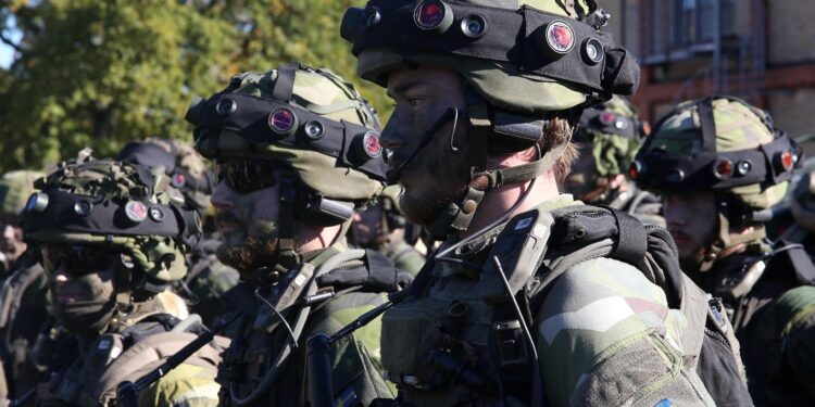 Швеція готується відправити до Латвії своїх військових