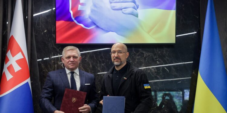 Міжурядові консультації Фіцо і Шмигаля – які документи підписано (ФОТО)