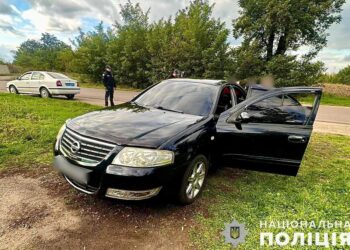 На Миколаївщині автівка збила жінку-пішохода з візочком, де була маленька дитина, і водій залишив місце ДТП – поліція шукає свідків
