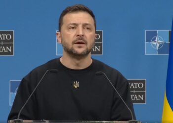 Зеленський в Брюсселі змушений був наголосити, що ми просто зараз не створюємо ядерну бомбу (ВІДЕО)