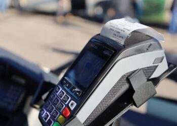 В частині автобусів «Миколаївпастранс» вже можна сплатити за проїзд через термінал