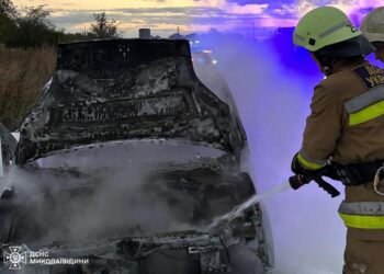 У Миколаєві та області протягом доби двічі горіли автівки